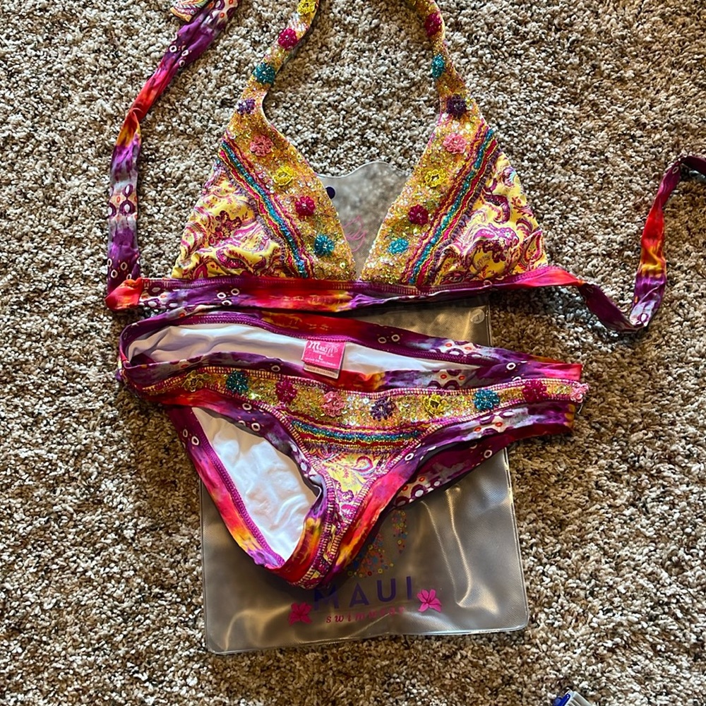 LIKE NEW Maui beaded bikini